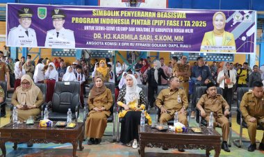 Anggota DPR RI, Serahkan 12.000 Beasiswa PIP Tahap Pertama di Rohil