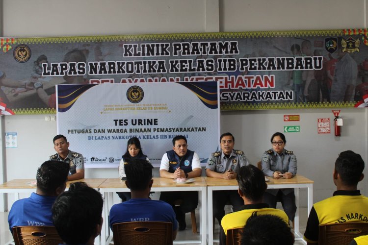 Berantas Narkoba, Lapas Narkotika Rumbai Gelar Test Urine Bagi Pegawai dan WBP