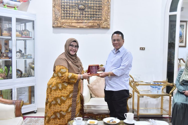 Bupati Rohil Audiensi dengan Pengurus Universitas Abdurrab, Ciptakan Kabupaten Bermartabat