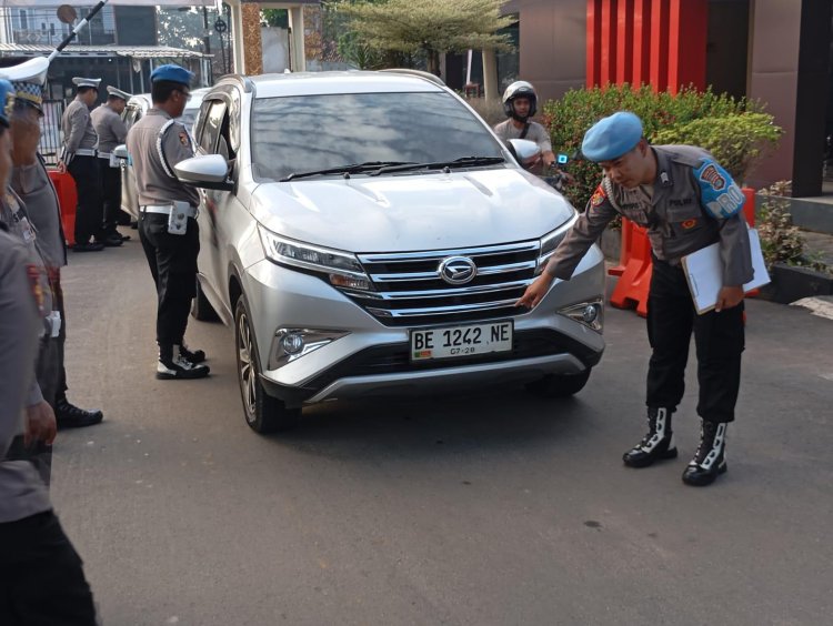 Penertiban personel Polres Lampung Timur dalam Rangka Operasi Patuh Krakatau 2025