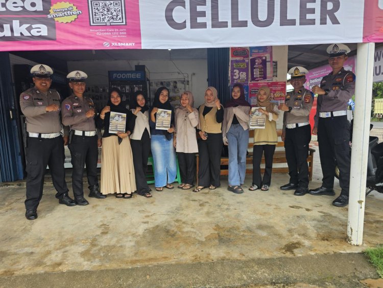 Satgas Ops Patuh Krakatau 2025 Sosialisasikan Tertib Berlalu Lintas kepada Pedagang dan Pengunjung Pasar Pekalongan