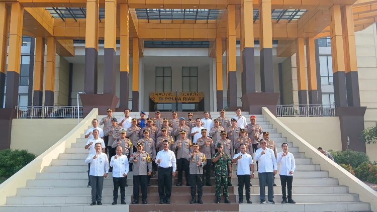 Menteri Pertanian Apresiasi Program Polda Riau Tanam Pohon