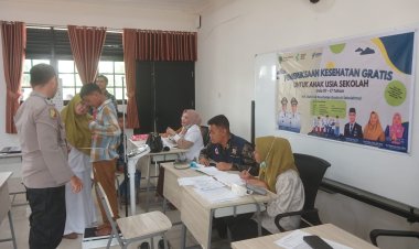 Sidokkes Polres Rohil Periksa Kesehatan Siswa Sekolah Rakyat Sebelum Tinggal di Asrama