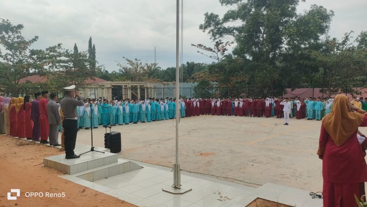 Polsek Bagan Sinembah Tanamkan Disiplin dan Kepedulian Lingkungan Lewat Green Policing di SMAN 2