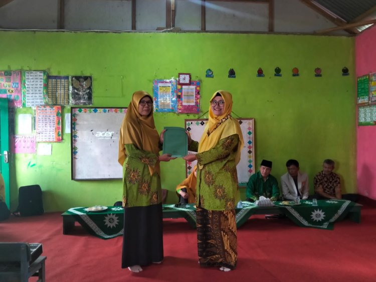 Pimpinan Daerah (PD) 'Aisyiyah Kabupaten Lampung Barat, Resmi Meluncurkan Pusat Kegiatan Belajar Masyarakat (PKBM)