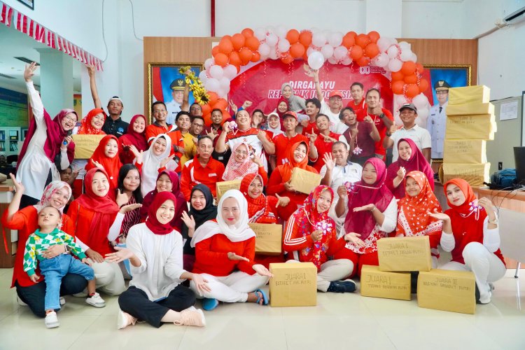 Diskominfotiks Rohil Rayakan HUT RI ke-80 dengan Lomba Unik dan Penuh Kebersamaan