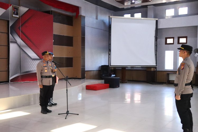 Sertijab Kabag SDM dan Kasat Polairud Polres Rokan Hilir Dalam Sebuah Rangkaian Upacara