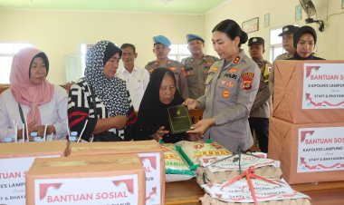 Kapolres Lampung Timur Salurkan Bantuan Sosial kepada Keluarga Pasien Pak Purnomo