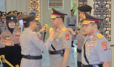 Resmi Menjabat, Polda Lampung Gelar Upacara Serah Terima Jabatan Wakapolda Lampung