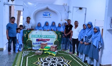 Jum'at Berkah, Peringati HUT ke-2 Jajaran Redaksi Media Esensi Jurnalis Berbagi Kasih Bersama Anak Yatim