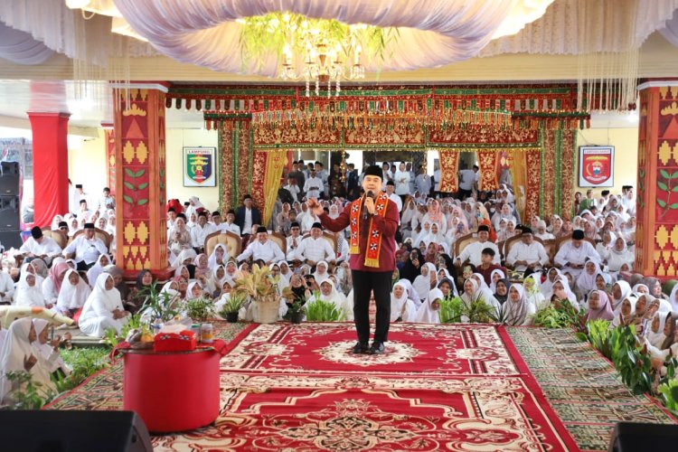 Rayakan HUT ke-34, Pemkab Lambar Gelar Tabligh Akbar, Hadirkan Ulama Kondang Hilman Fauzi
