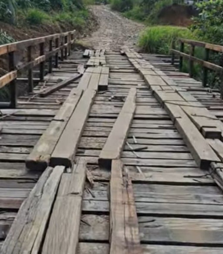 Jembatan Lubuk Agung - Sungai Sarik Hampir Roboh, Pemkab Kampar "Tutup Mata"?