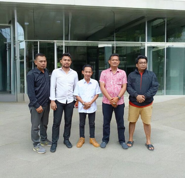 Ketum For-WIN Jalin Keakraban dengan Polda Lampung dalam Suasana Santai di Warkop