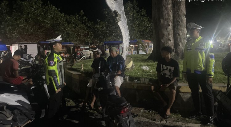 Sat Lantas Polres Pesisir Barat Laksanakan Patroli Blue Light Antisipasi Kejahatan di Jam Rawan
