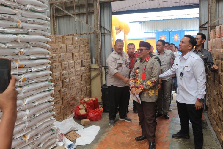 Penyaluran CPP Beras dan Minyak Goreng di Lampung Barat Resmi Dilepas, 29.559 KPM Terima Manfaat