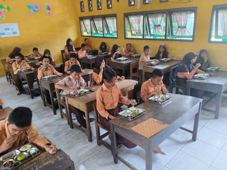 Program MBG Dimulai, 835 Siswa SDN 019 Pandau Jaya Terima Makan Bergizi Gratis