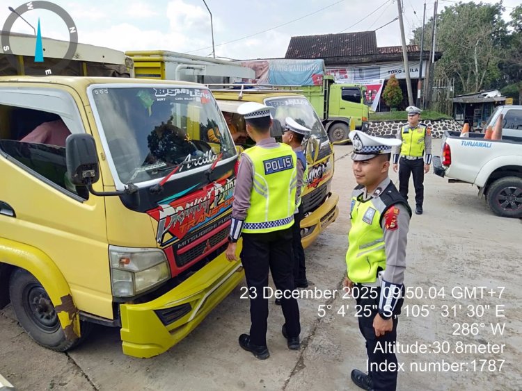 Satgas Ops Lilin Krakatau Polres Lampung Timur Laksanakan Sosialisasi dan Pengamanan Lalu Lintas