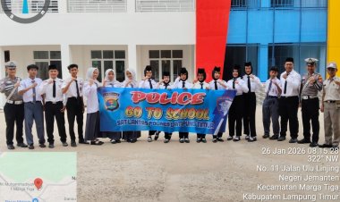 Tanamkan Kesadaran Tertib Berlalu Lintas, Personel Sat Lantas Polres Lampung Timur Jadi Pembina Upacara di SMK Muhammadiyah Marga Tiga