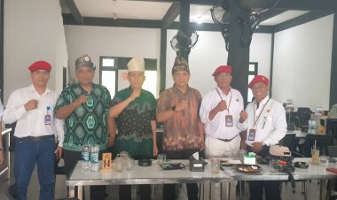 Kapolsek Siak Hulu dan Ormas LCI Ngopi Bareng Bahas Kamtibmas Jelang Ramadhan 1447 H