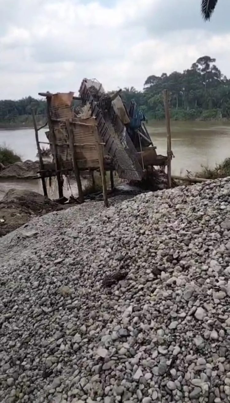 Tambang Material di DAS Desa Parit Baru Diduga Ilegal, Nama Anak Tokoh Adat Terseret