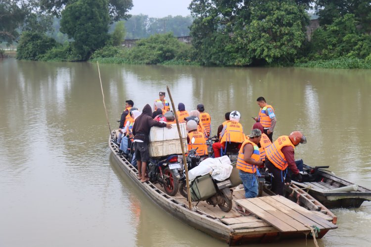 Kapolres Lampung Timur Dampingi Dir Pam Obvit Cek Penyeberangan Desa Kali Pasir dan Desa Tanjung Tirto Way Bungur