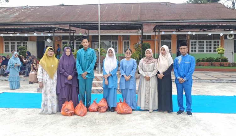 SMA Negeri 2 Siak Hulu Tutup Ramadhan 1447 H dengan Santunan 117 Anak Yatim dan Piatu