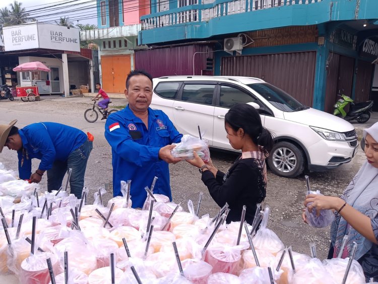 Wujud Rasa Syukur, Organisasi PPDI Kabupaten Siak Berbagi di Bulan Ramadhan