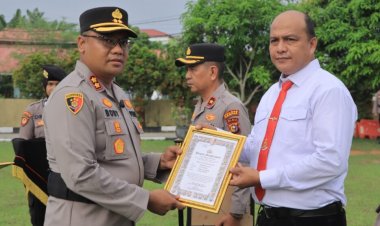 37 Personel Berprestasi dan Berdedikasi Tinggi Terima Penghargaan dari Kapolres Kampar