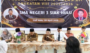 SMAN 3 Siak Hulu Lepas Siswa Kelas XII dengan Penuh Haru dan Bangga