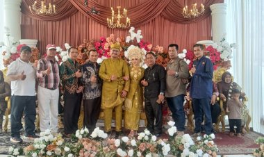 Keluarga Besar LCI Hadiri Resepsi Pernikahan Putra Bendahara Umum, Kebersamaan Organisasi Melampaui Batas Tugas