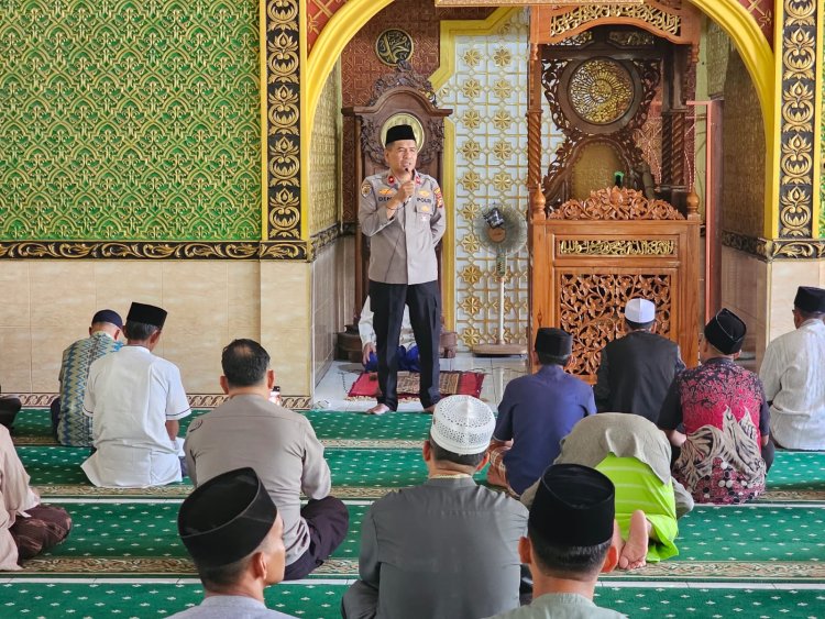 Green Harkamtibmas Siak Hulu: Kapolsek Sampaikan Himbauan Kamtibmas kepada Jemaah Masjid Al Huda Pangkalan Baru