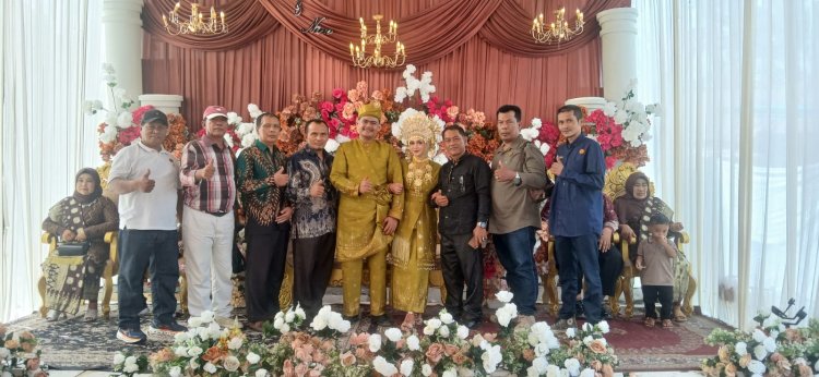 Keluarga Besar LCI Hadiri Resepsi Pernikahan Putra Bendahara Umum, Kebersamaan Organisasi Melampaui Batas Tugas