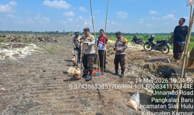 Dukung Swasembada Pangan 2026, Empat Personel Polsek Siak Hulu Cek Penanaman Jagung Kuartal II di Lahan KOPPSA-M