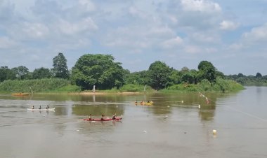 Turnamen Pacu Sampan Mini Digelar Semarak di Tepian Sungai Kampar Desa Lubuk Siam