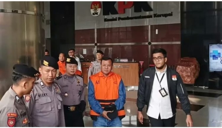 Terjaring OTT Jual Beli Jabatan, Bupati Kuansing Resmi Ditahan KPK