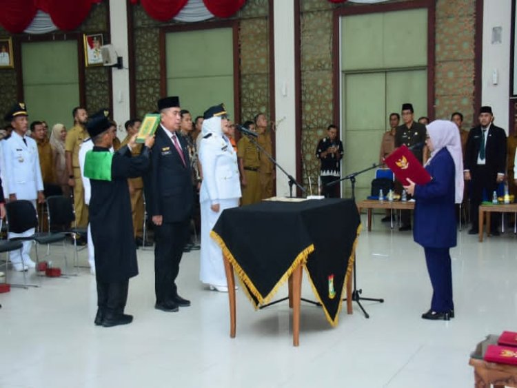 Lantik Dan Ambil Sumpah 35 Pejabat Pemkab Kampar, Wabup Kampar : Jalankan Amanah Dengan Integritas Tinggi