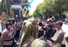 Wakil Ketua DPRD, Guru dan Ormas Demo Kantor Wali Kota Metro Terkait 29 Guru Honorer Diduga Dirumahkan Sepihak