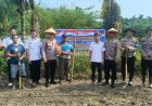 Polsek Kerinci Kanan Bersama Pemerintah Kampung Gabung Makmur Tanam Jagung Pipil Kuartal III 2026