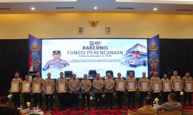 Kapolres Lampung Timur Raih Penghargaan Pelayanan Prima dari Kapolda Lampung