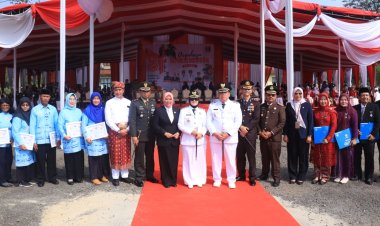 HUT RI ke-81, Kapolres Lamtim Ikuti Upacara Bersama Forkopimda di Lapangan Pemda
