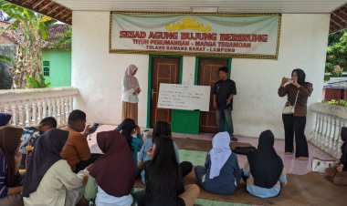Mahasiswa KKN UM Metro Laksanakan Bimbingan Belajar bagi Siswa di Tiyuh Penumangan
