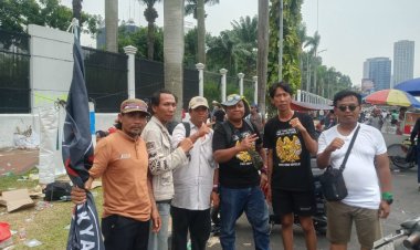 Suarakan Transparansi & RUU Perampasan Aset, Ketua DPC AJP Lampung Barat Ikut Turun Aksi di Depan Gedung DPR/MPR RI