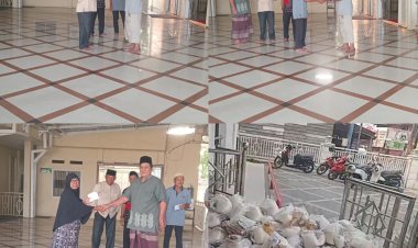 Jumat Berkah, Ninik Mamak dan Penghulu Desa Teratak Buluh Bagikan 165 Paket Sembako dan Santunan Anak Yatim