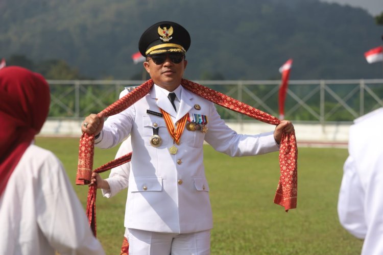 Kemeriahan HUT RI ke-81 di Lampung Barat, Parade Pelajar Sukses Hipnotis Bupati Beserta Tamu Undangan