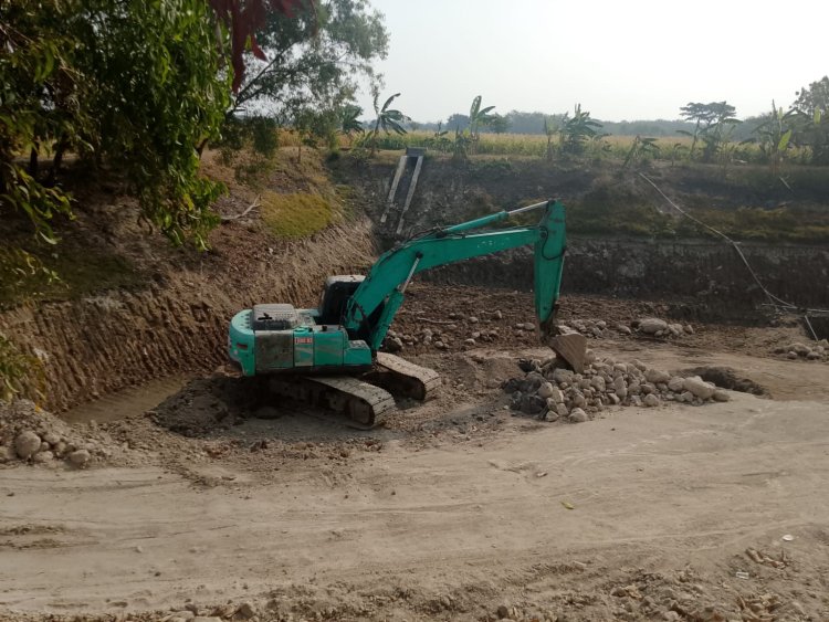 LAPAAN RI Endus Skandal Proyek Embung Desa Nganti, Tanah Kerukan Diduga Diperjualbelikan