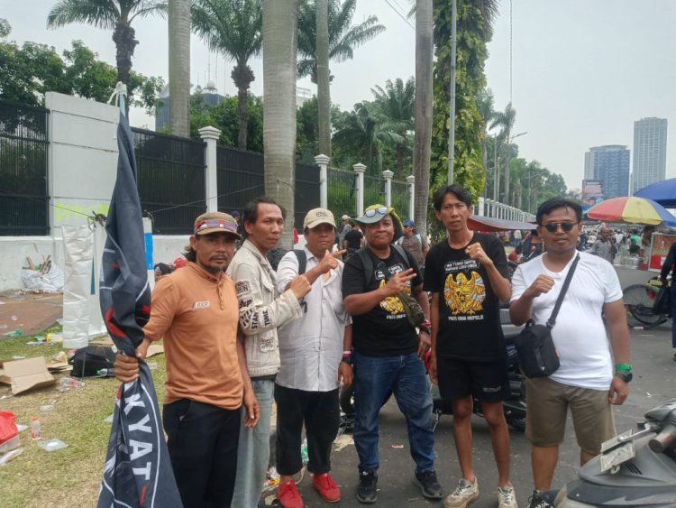 Suarakan Transparansi & RUU Perampasan Aset, Ketua DPC AJP Lampung Barat Ikut Turun Aksi di Depan Gedung DPR/MPR RI