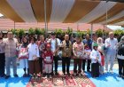 Terima Seragam Sekolah Gratis, Orang Tua Wali Murid Ucapkan Terima Kasih kepada Bupati Lampung Barat